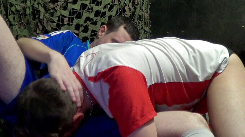 BAD BOYS FUCKERS FROM FRANCE: ckaroom कामोत्तेजक कपड़ों में दो बडबॉय जोरदार चुदाई कर रहे हैं