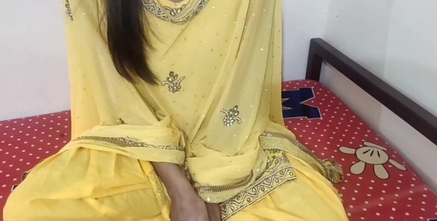 Saarabhabhi6: 印地语性爱故事角色扮演 - 出轨的印度哥被 devar 操她的大屁股