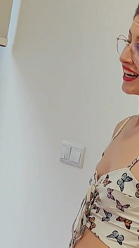 Real Estate Agent Embarrased Buttcrack Jeans Fetish Big Ass