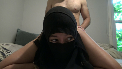 Souzan Halabi: Arab Girls First Time Dubur