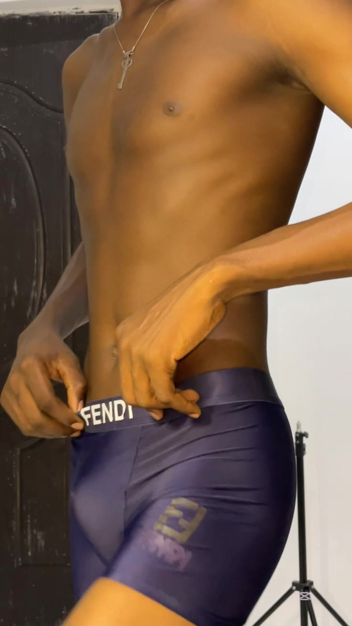Aded-Toxic: I giovani gay si tira fuori e giocano duramente con...
