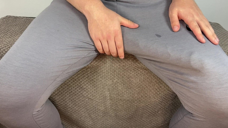 Lucas Nathan King: Obrovský penis hands free výstřik v kalhotách