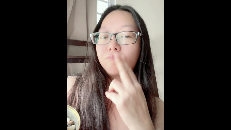Smoking Asian: 瘾君子吸烟亚洲：醒来并和我一起吸我的晨间烟