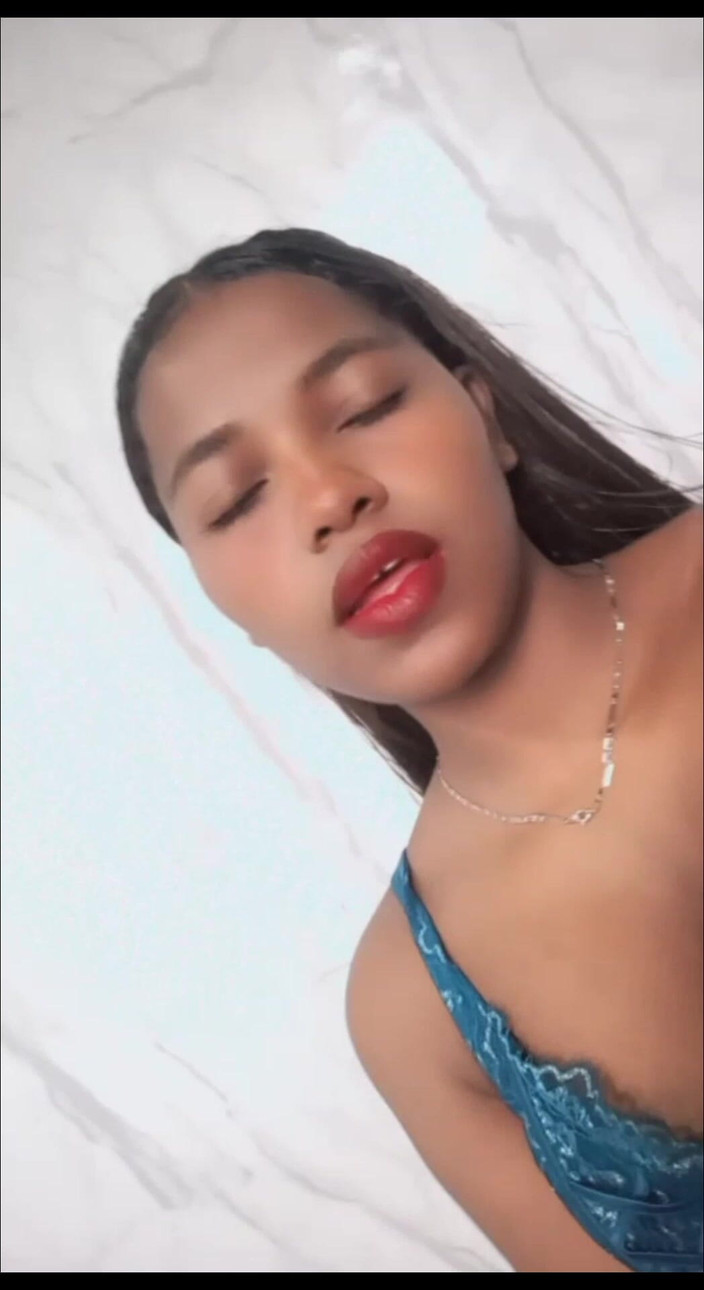 Minayi: Cosa aspettate per visitare la mia pagina ufficiale dei contenuti...