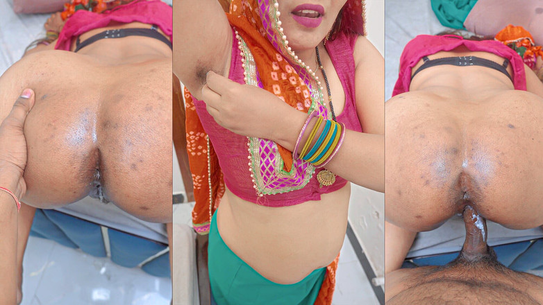 pinki_cute: Enorm röv Desi Village Chachi knullar efter att ha rakat...