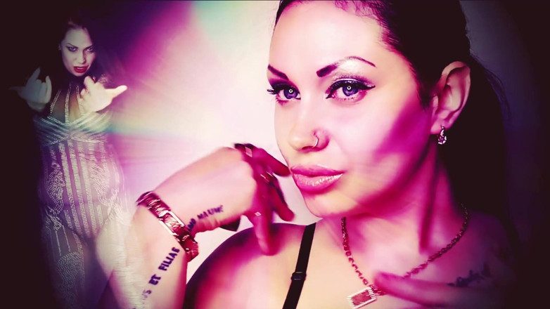 Goddess Misha Goldy: My mesmerizing lips are all that you need!