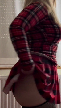 Delivery Boy Delivers the Lingerie Package and the Hot Wife Tries on the Thongs, They Fuck Hard and Cum From the Big Ass