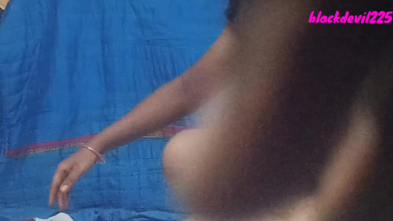 Mandadum: डी लड़की Kira द्वारा धक्का दिया गया था और कुर्सियों पर डाल दिया और उसकी गांड पर डाल दिया और यह इतना मुश्किल था ।