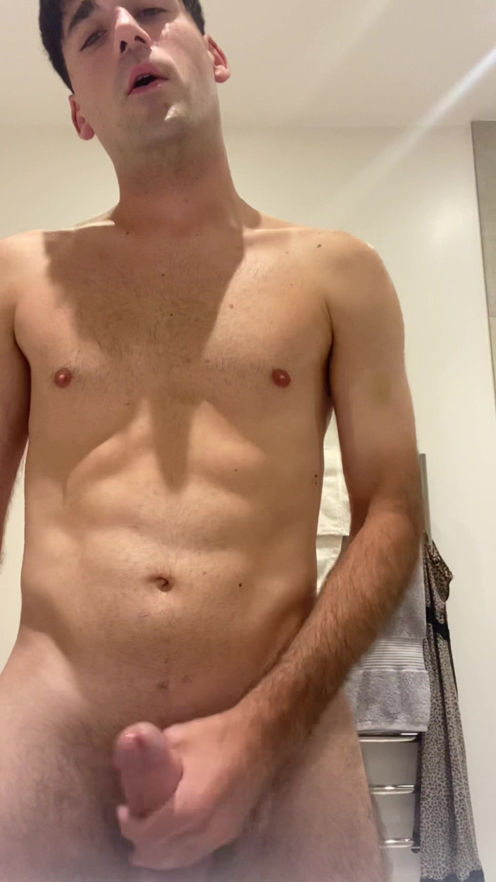 HornyDom: Un hétéro excité masturbe sa grosse bite et mange son...