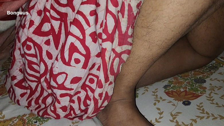 Riya Bonguus: Futând pizda umedă cremoasă a mamei mele vitrege