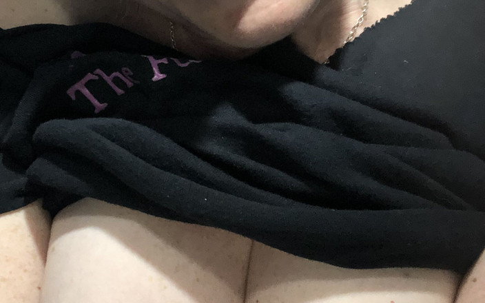 Pissing Paradise: Büyük sidik her yere fışkırıyor