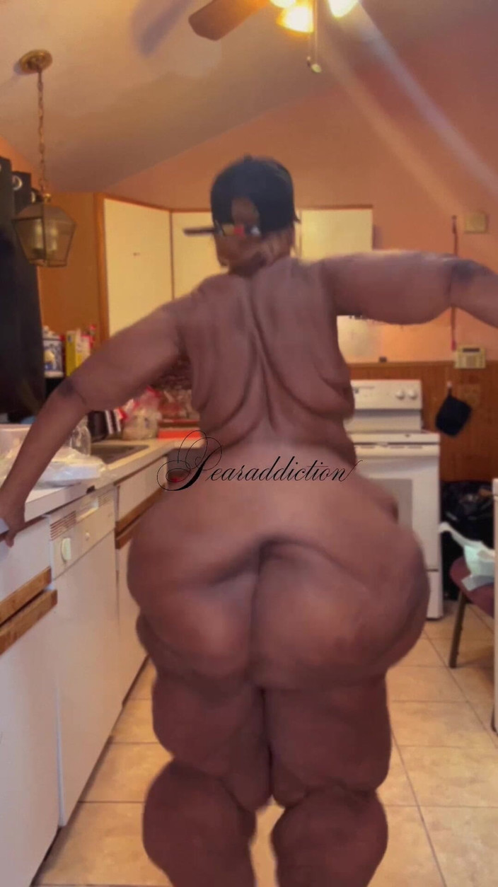 Pearaddiction: Loose Booty