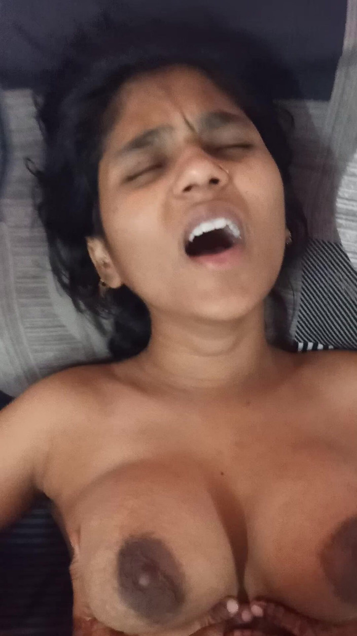 Couplemastiii: Šukám svoji manželku na posteli