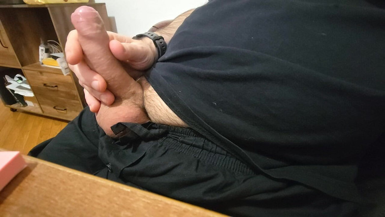 Jordance: Bellissimo Cazzone Romano Si Sega in Ufficio E Sborra Tanto