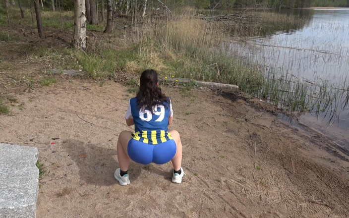 Amateur Homemade Porn: I Met a Big Ass Athletic Girl at the Beach...