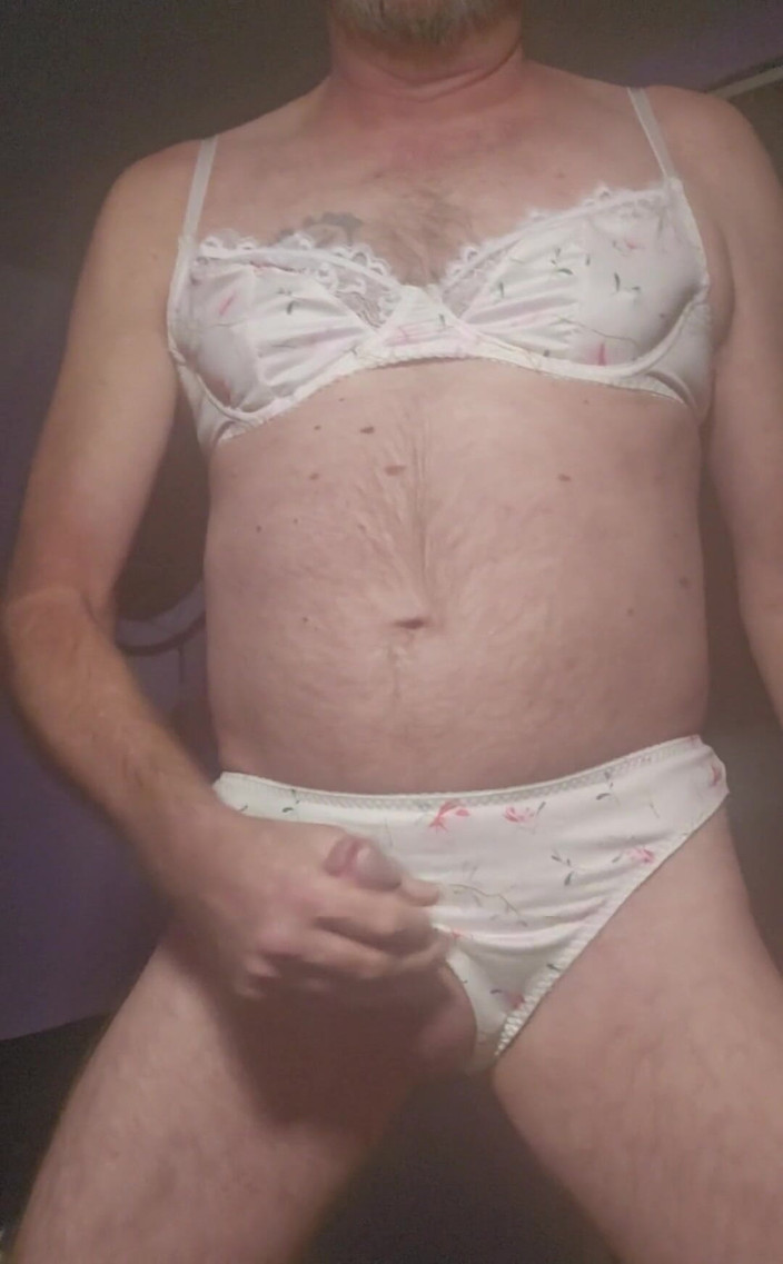 Fantasies in Lingerie: Wypróbowuje nowy stanik i rajstopy.