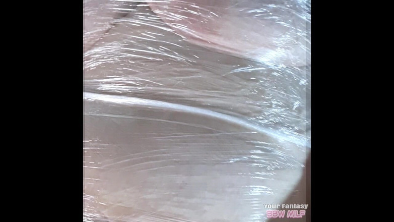 BBW_Wife: Legare în Cling Film - El înfășurat atât de tare că nu m-am...