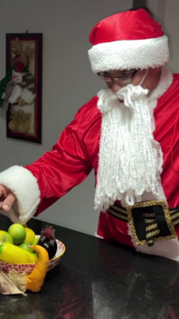 Santa o Vánocích nejí jen mléko a sušenky
