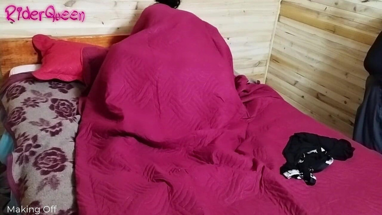 Riderqueen: Täckt missionär - cuckold make filmar sin fru med en ung...