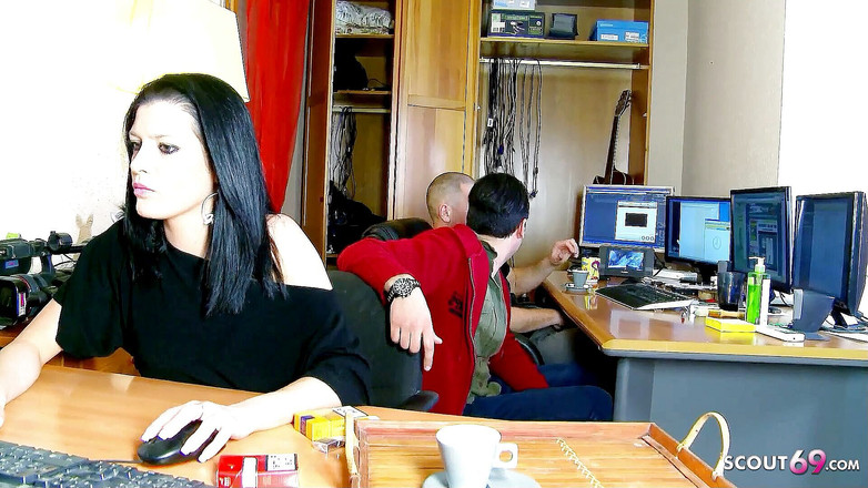 Full porn collection: 직장 동료에게 따먹히는 Lana 비서