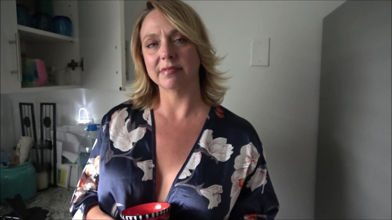 Alex Adams: The Girlfriend Accident - Brianna Beach - Mom Comes First