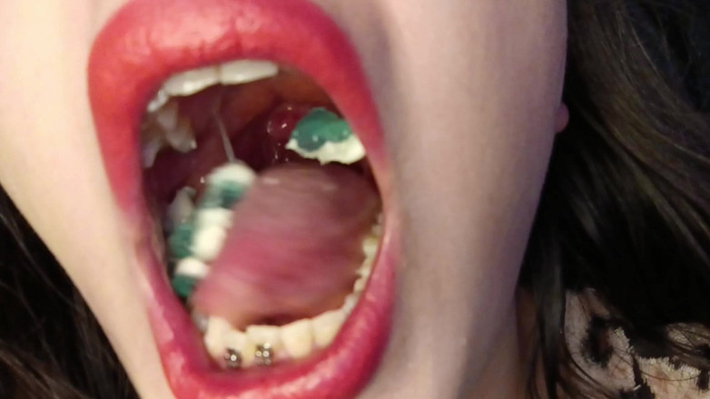 Golden domme: Consuma gozadas de mascar