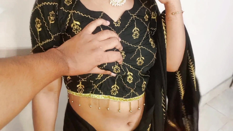 Riya_Moni077: Frumoasă bhabi în sari și-a futut indianul Devar