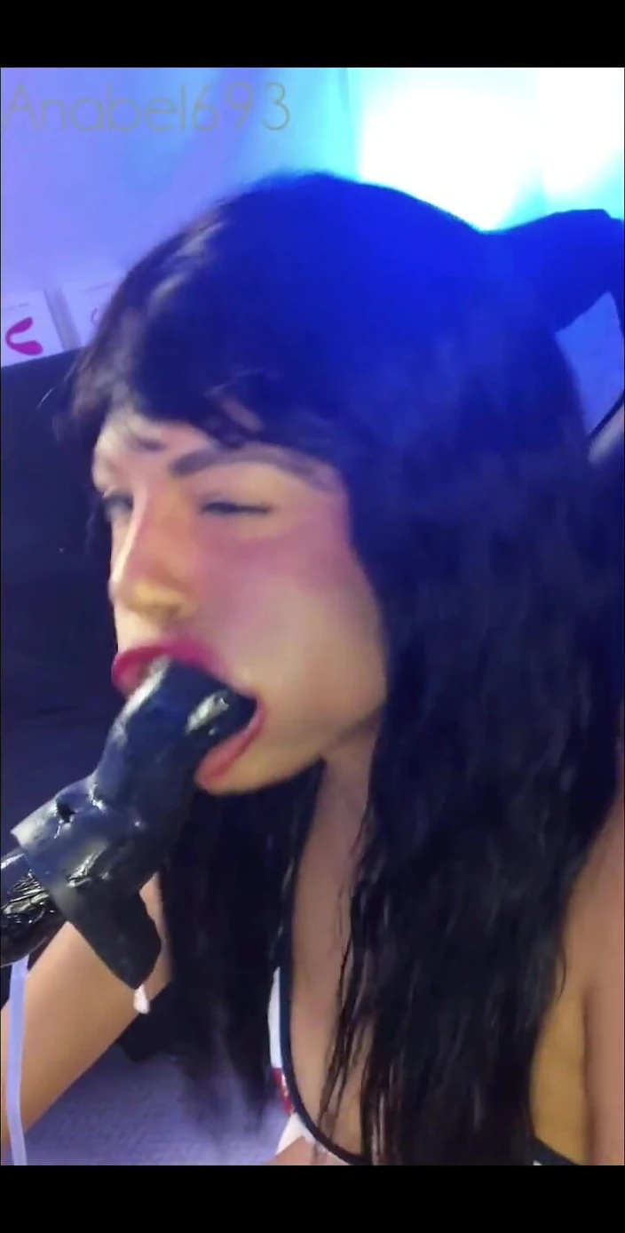 Anabel 693: I Suck Your Cock, Daddy