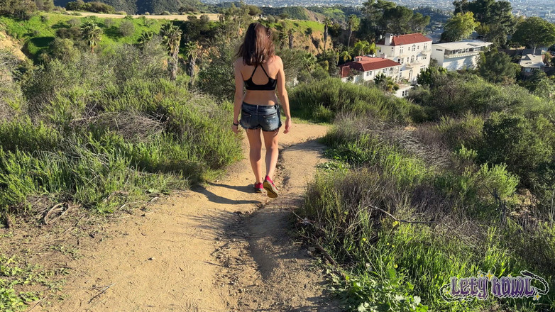 Lety Howl: Las aventuras de Lety Howl, Episodio 11: Xbiz Los Ángeles