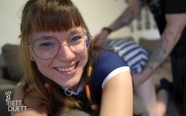 BettDuett: Збуджений хлопець хоче сексу прямо зараз!