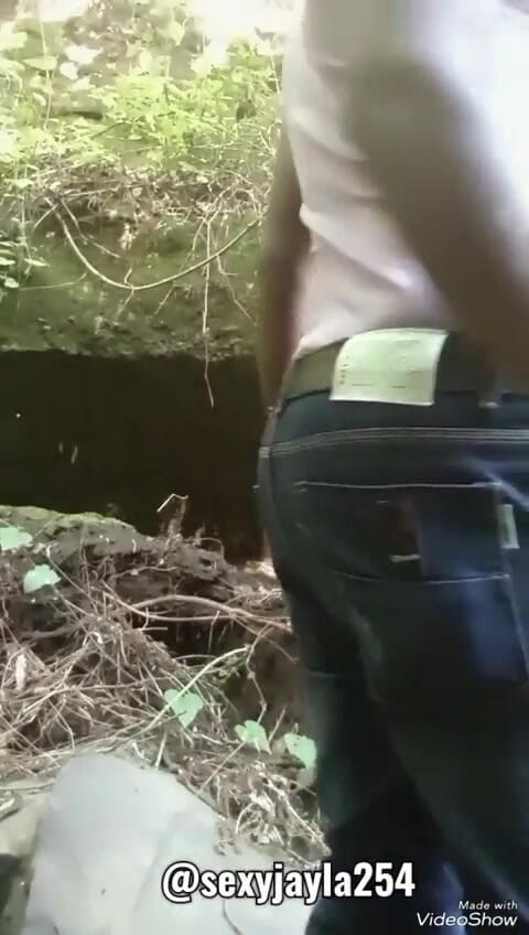 Sexyjayla254: Geiler bottom-junge allein im wald fingert sein arschloch