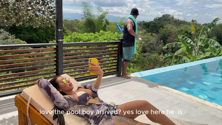 Rioc69: Una Morena Latina De Enormes Senos No Puede Resistir Follarse...