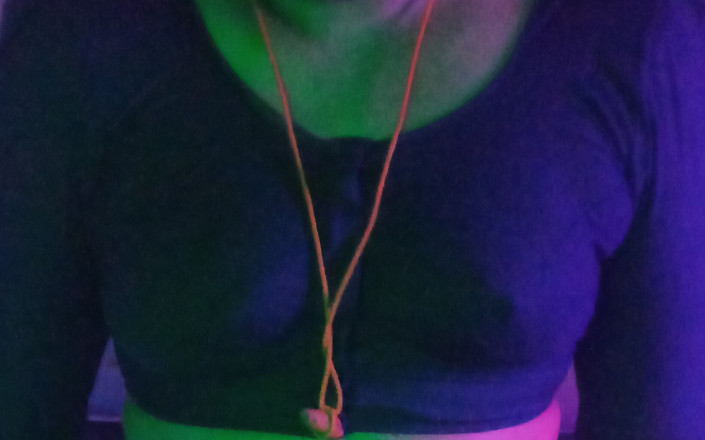 Goddess Silk Smita: Fată sclavă tamilă se joacă fantezist cu lanțuri și robie