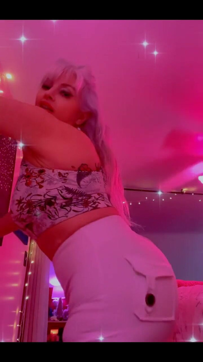 PaintedRose: अच्छी और गीली योग गांड