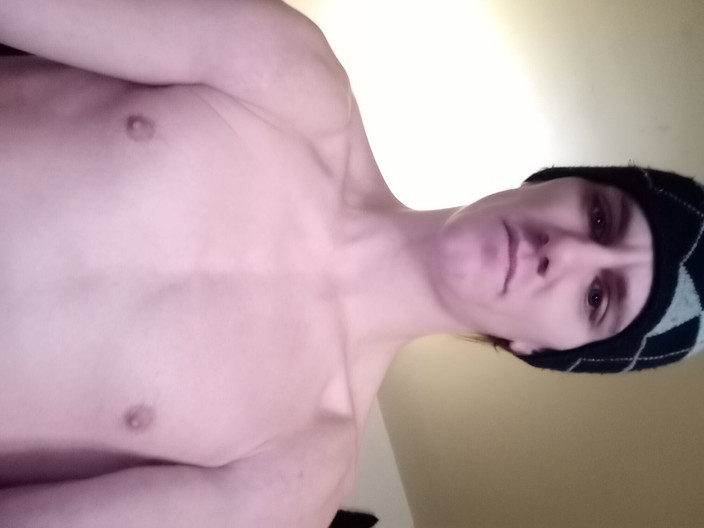 Smoke fetish: Sunny ukazuje svého velkého ptáka pro Yall