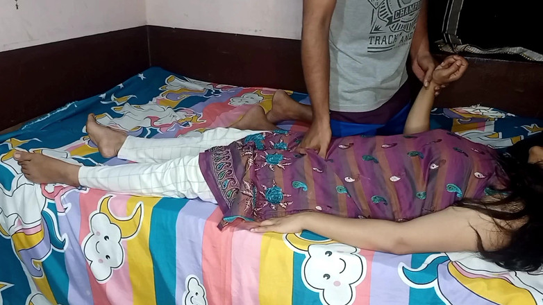 Queenrima: Styvsyster blev knullad sin styvbror i frånvaro av föräldrar