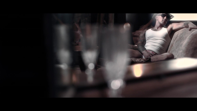 DARING - ORRANGE MEDIA: Stillettos - Storie di donne puttane # 1