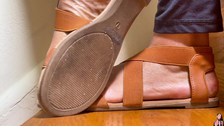 Pink Foxx: Merdiven Yukarı Ve aşağı Yürüyüş