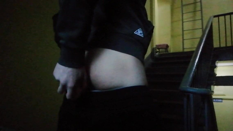 Most loved 4ever: Intrarea