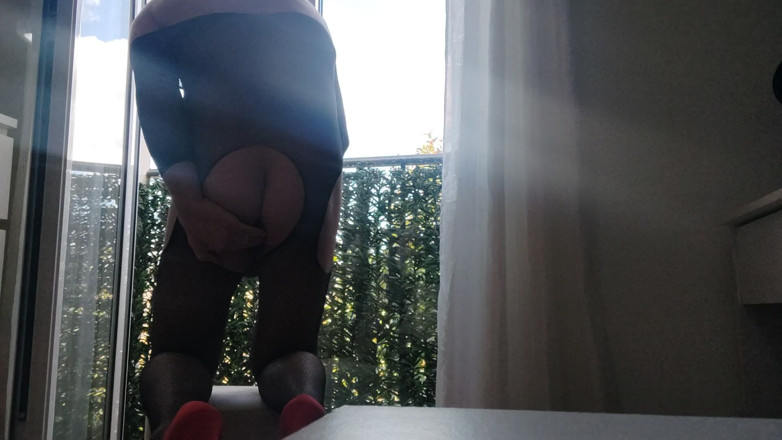 Morbosete000: Cewek sange ini lagi asik muasin memeknya pakai lingerie dan...