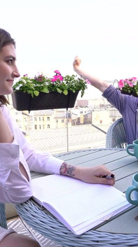 Exkluzivní scéna Funky Town Pornohvězda BJ na hotelovém balkóně anál roztahuje velký zadek na pohovce. Píst anální cowgirl Nový na prosinec