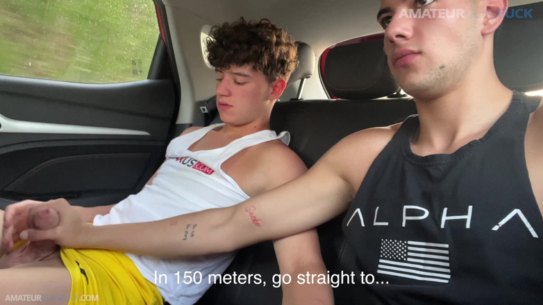 Amateur Guys Fuck: एजीएफ:: देखो मैं उबर में अपने दोस्त को कैसे चूसता हूं!