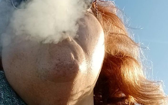BBW nurse Vicki adventures with friends: Bearded Lady try&amp;#039;s to lights on windy beach!
