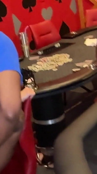 Bữa tiệc poker biến thành cuộc hoan lạc tập thể bbc