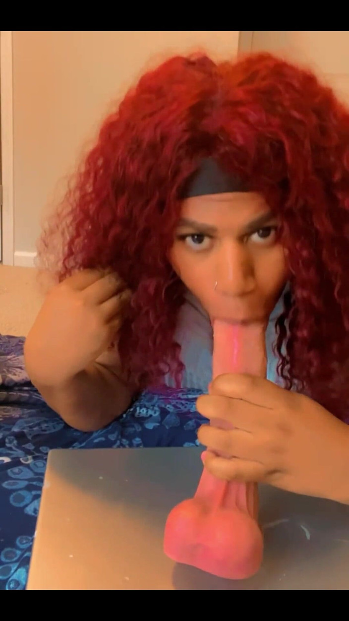 Hicktown_hoochi: Menghisap mainan putih besar