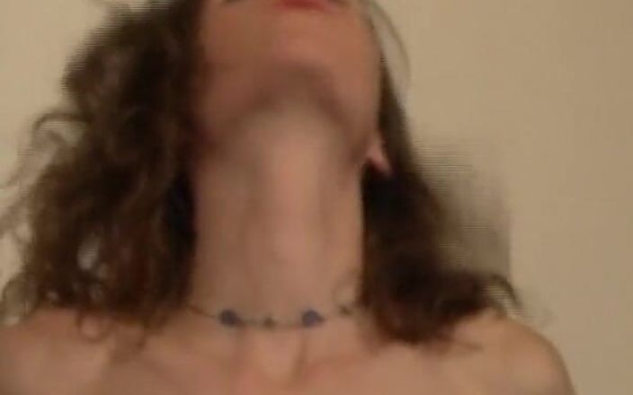 German Amateur Videos: जर्मनी की शौकिया कमसिन अपनी चूत में उंगली कर रही है