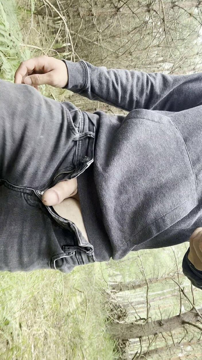 Apomit: Publicboy18 mladý chlapec v kalhotách se ukazuje, svléká se a...