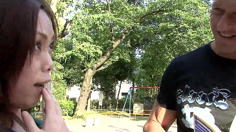 Family X: Direto da Ásia. a nova meia-irmã