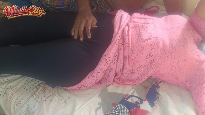 Pushpa studio: Hospodyňka Pink Chudi Sexy šukání v posteli