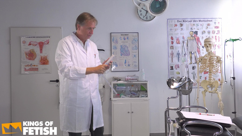 Fixed on Mature: 늙은 의사에게 따먹히는 금발 환자와 간호사에게 따먹히는 보지